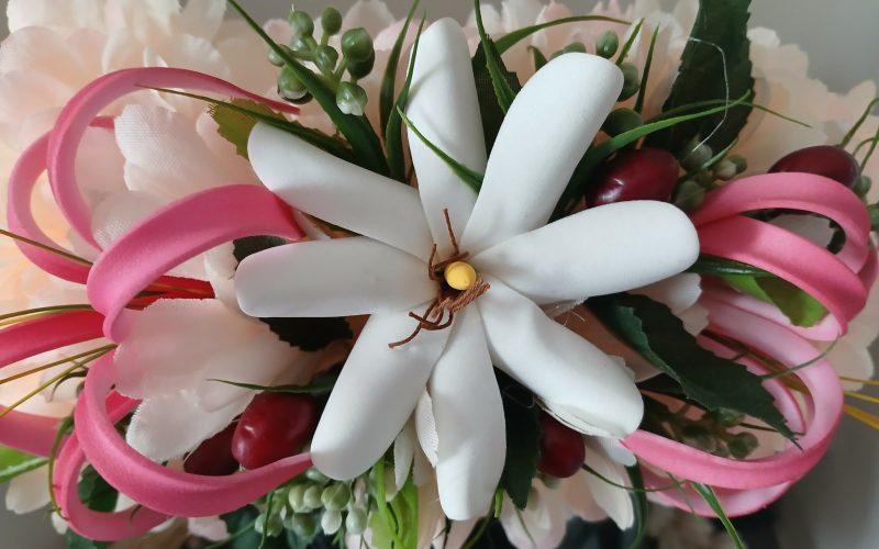 Couronne de tiare Tahiti champagne rosé tiare et lys élancés fuschias 5 by Vaite.e.Tiare créations