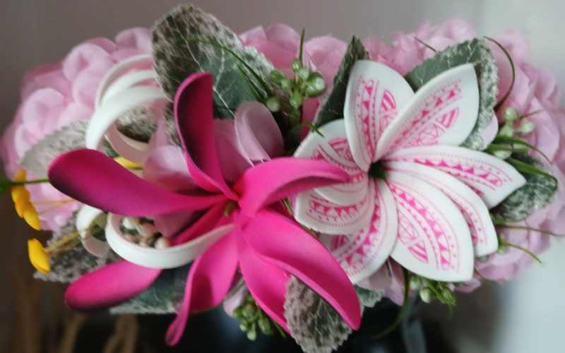 Couronne de tiare Tahiti rose pâle lys élancé maxi tiare tiare tatouée