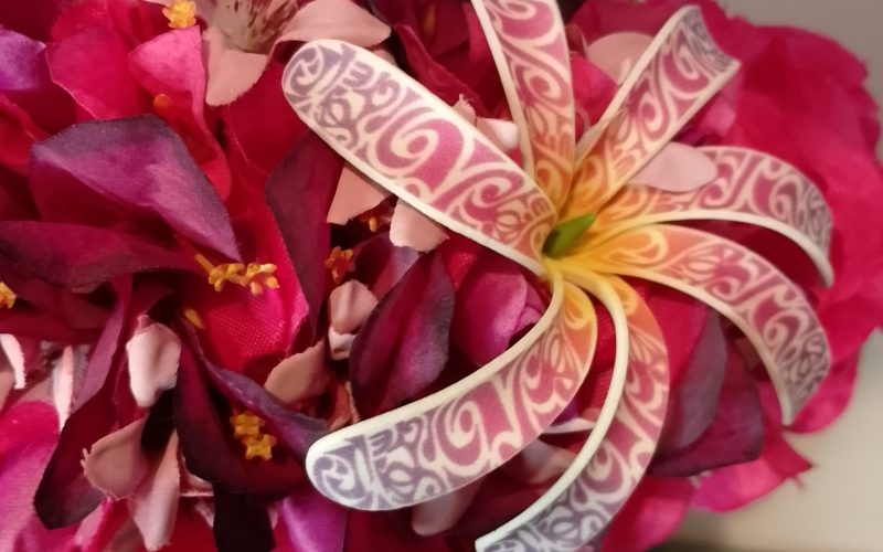 Couronne de fleur Tahiti fuchsia bougainvillier fuchsia prune tiare tatouée Vaite.e.Tiare créations