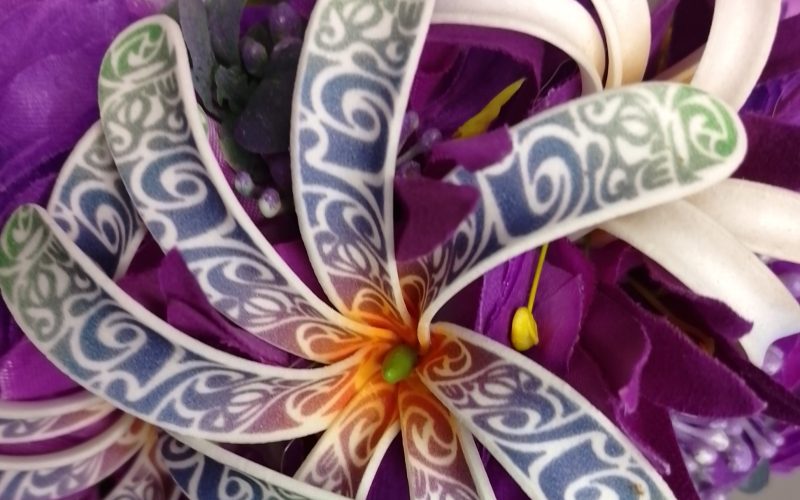 Couronne fleur Tahiti violette deux tiare tatouée grand lys élancé blanc Vaite.e.Tiare création