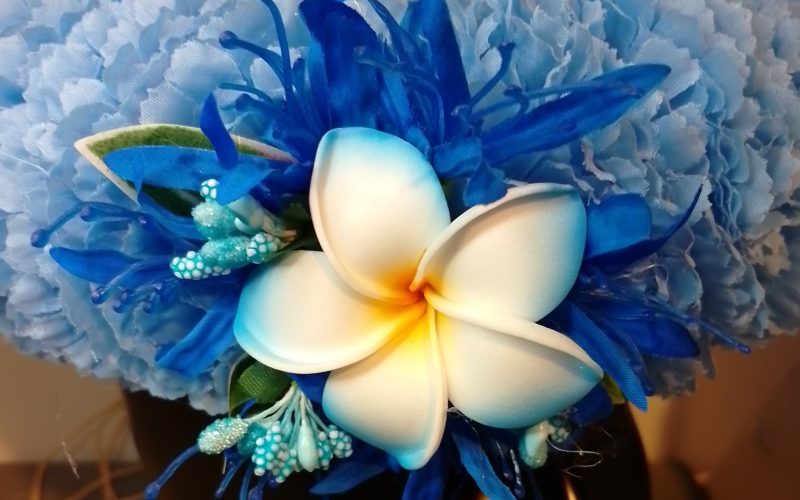 Couronne fleur Tahiti bleu lys élancé bleu océan tipanie Vaite.e.Tiare créations
