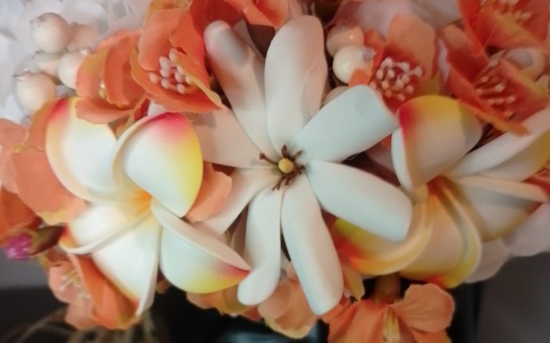 Couronne fleurs Tahiti blanche deux tipanie bord jaunes orange élégante tiare Vaite.e.Tiare créations