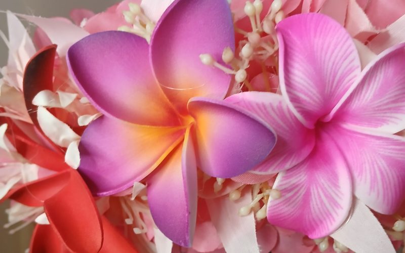 Couronne fleurs Tahiti corail maxi tiare deux tipanie différents Vaite.e.Tiare créations