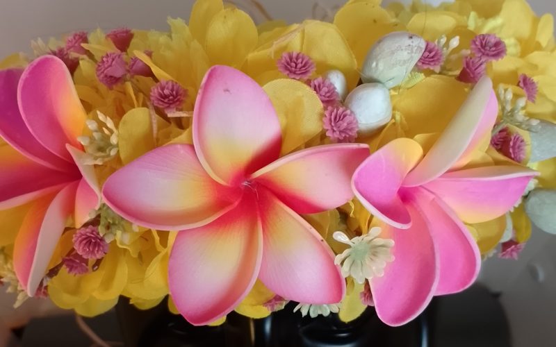 Couronne fleurs Tahiti jaune trois tipanie roses Vaite.e.Tiare créations