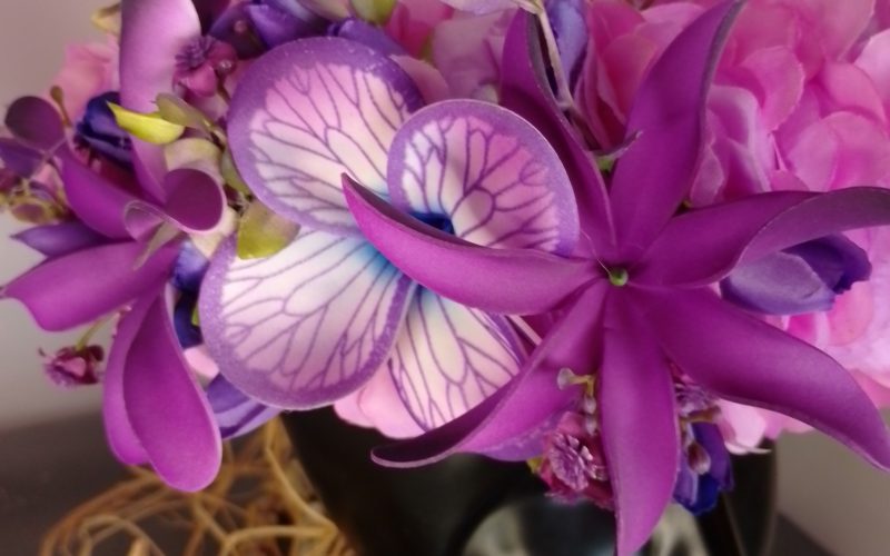 Couronne fleurs Tahiti mauve deux maxi tiare tipanie décor aile de papillon Vaite.e.Tiare création