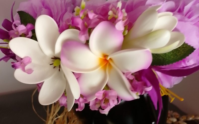 Couronne fleurs Tahiti mauve grande tiare grand tipanie tiare entre ouverte Vaite.e.Tiare créations