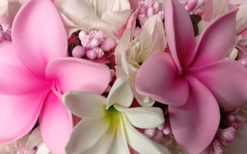 Couronne fleurTahiti rose boutons blancs deux tipanie tiare Vaite.e.Tiare créations