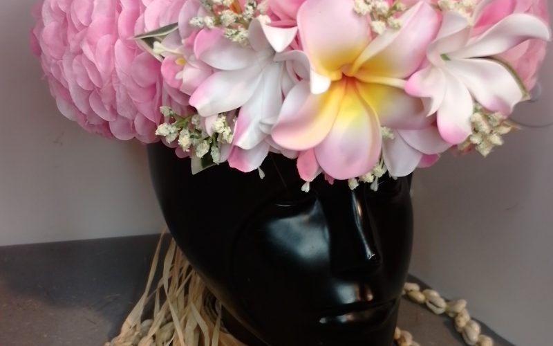 Couronne fleurs Tahiti rose pâle grand tipanie deux tiare entre ouvertes Vaite.e.Tiare créations