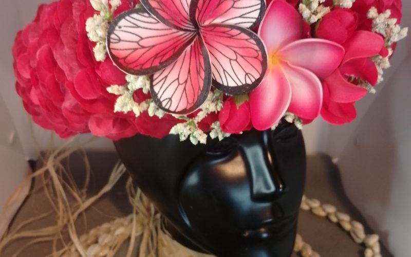 Couronne fleurs Tahiti rouge maxi tipanie tiare entre ouverte tipanie Vaite.e.Tiare créations