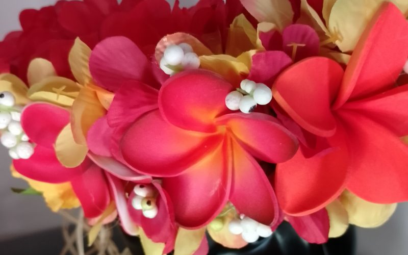 Couronne fleurs Tahiti rouge trois tipanie rouge et orange Vaite.e.Tiare créations