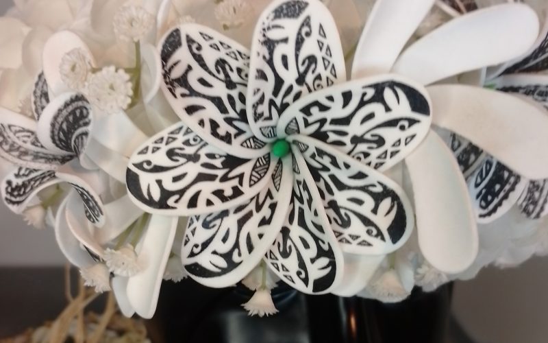 Couronne tiare Tahiti blanche trois tiare tatouées deux tiare Vaite.e.Tiare créations