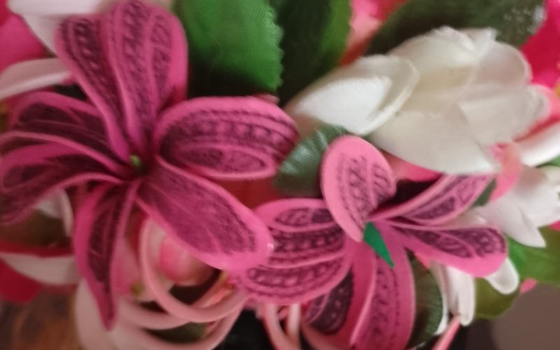 Couronne tiare Tahiti champagne rosé tiare entre ouverte deux tiare tatouée grand lys élancé Vaite.e.Tiare créations