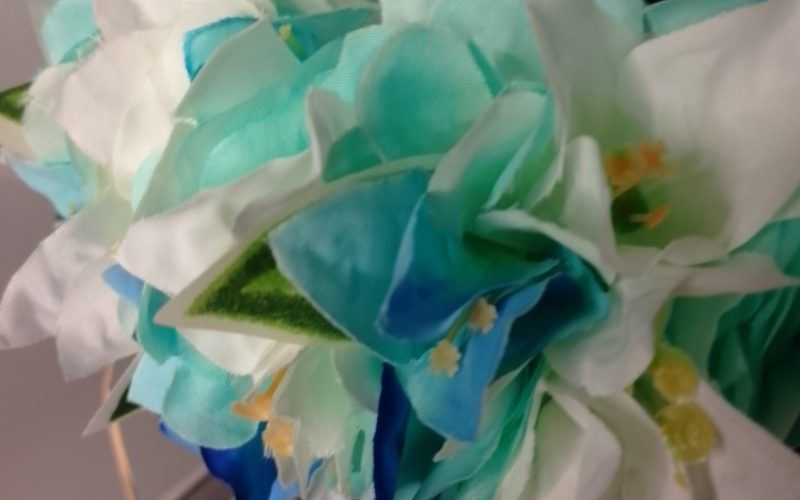 Couronne toute fleur Tahiti bleu lagon bougainvilliers deux bleus et blanc Vaite.e.Tiare créations