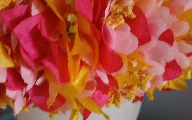 Couronne toutes fleurs Tahiti rose pâle bougainvillier rose fuchsia et jaune Vaite.e.Tiare créations