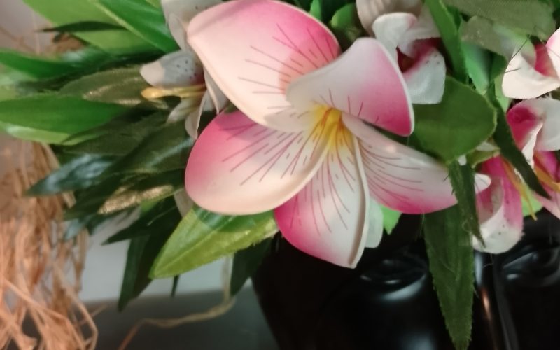 Couronne toutes fleurs effet feuillage grand tipanie mini lys Vaite.e.Tiare créations