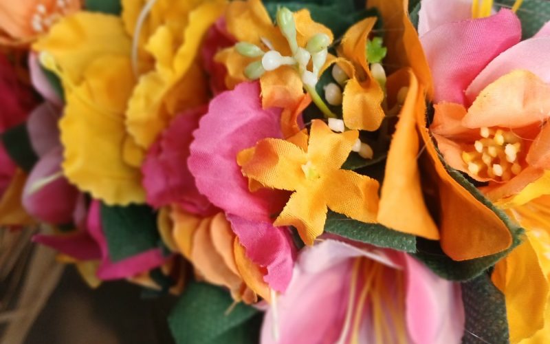 Couronne toutes fleurs effet végétal floraison rose et orange Vaite.e.Tiare créations