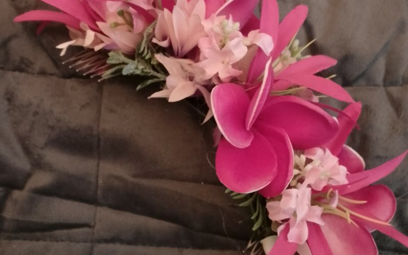 Double peigne cinq tipanie fuchsia lys élancés Vaite.e.Tiare créations