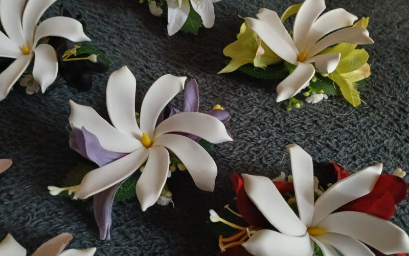 Po'ara moyen tiare Tahiti lys 3 Vaite.e.Tiare