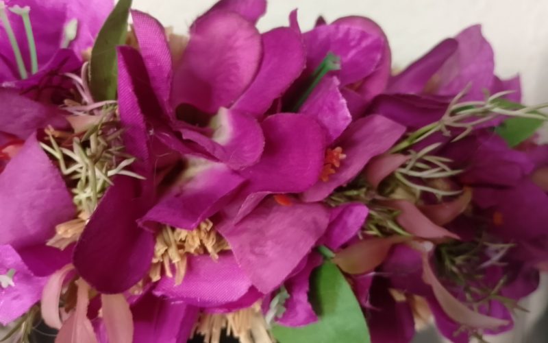 couronne de fleurs Tahiti avec bougainvillier et tipanie violet by Vaite.e.Tiare créations