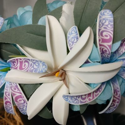 Couronne de tiare Tahiti bleu lagon bouquet tiare variée by Vaite.e.Tiare créations