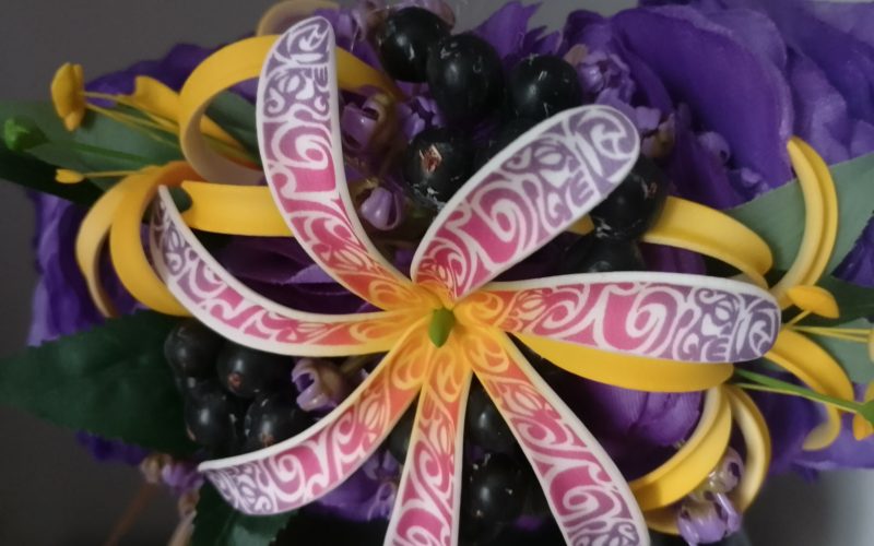 Couronne fleur Tahiti violette tiare tatouée et grand lys élancés Vaite.e.Tiare créations