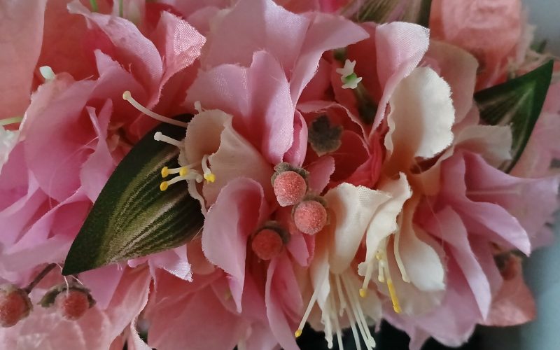 couronne toutes fleurs Tahiti bougainvillier rose et pêche flamboyant by Vaite.e.Tiare créations