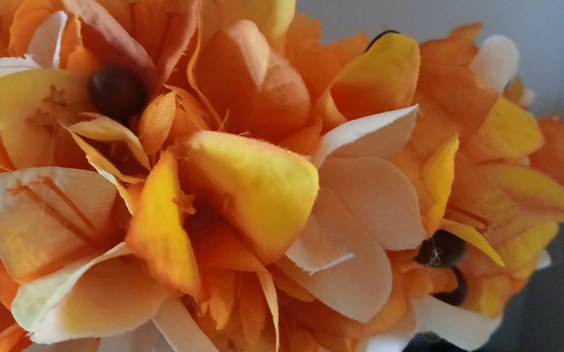 couronne toutes fleurs Tahiti orange tipanie champagne bougainvilliers orangés by Vaite.e.Tiare créations