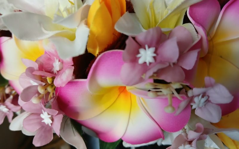 couronne toutes fleurs Tahiti corolle de tipanie et lys moyens by Vaite.e.Tiare créations